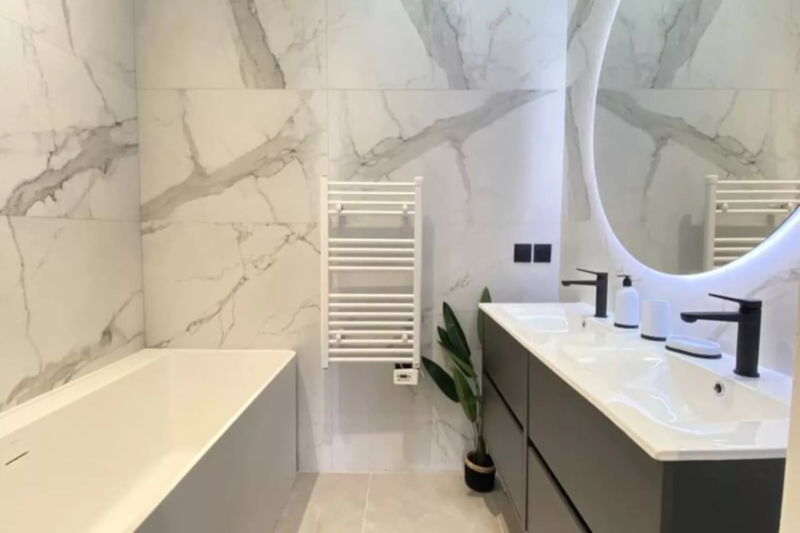 Duplex Prestigieux Au C&oelig;ur Du Triangle D&rsquo;or-Niet-getagd