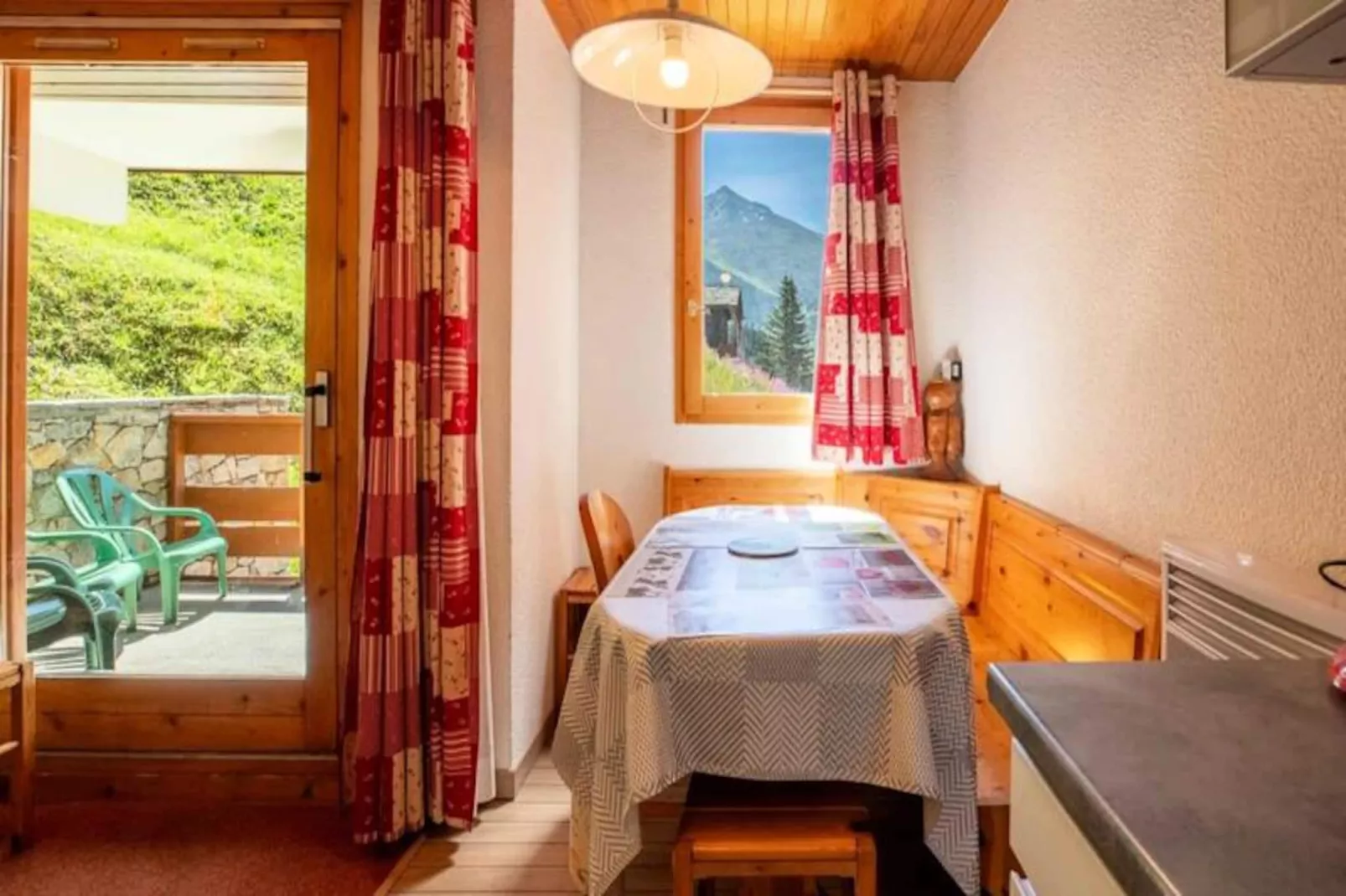 Sherpa 11 Sur Le Front De Neige De Mottaret-Niet-getagd