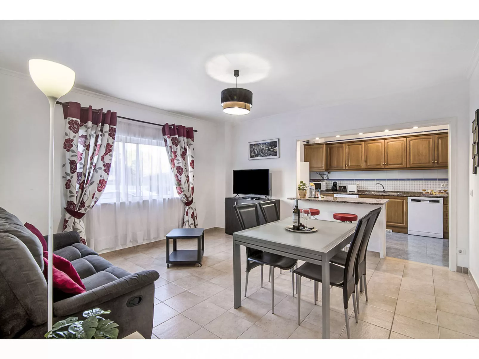 Manelito House - Sunny Way-Binnen