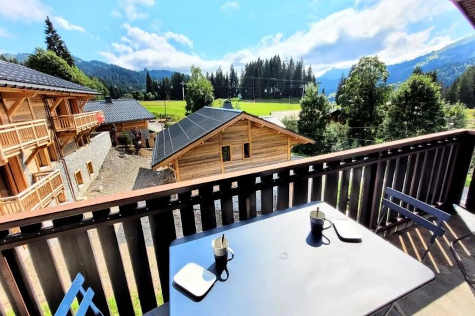 Résidence Le Shangri La-Niet-getagd