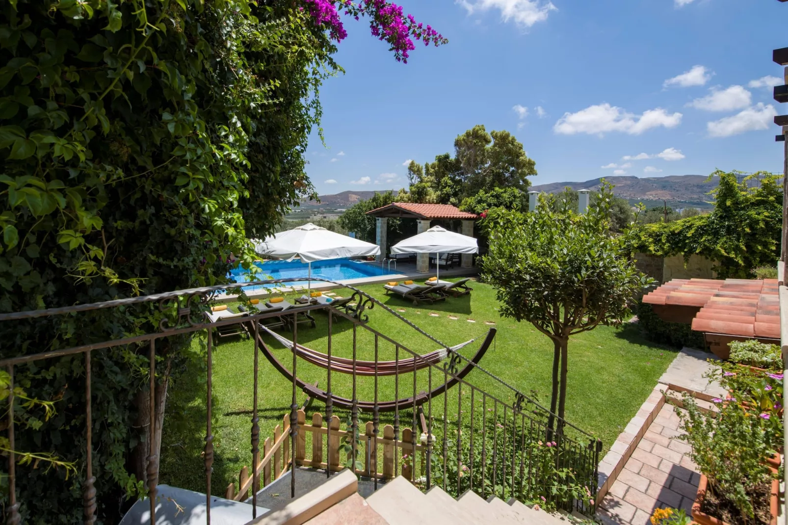 Villa Arhontariki 4prs-Uitzicht zomer