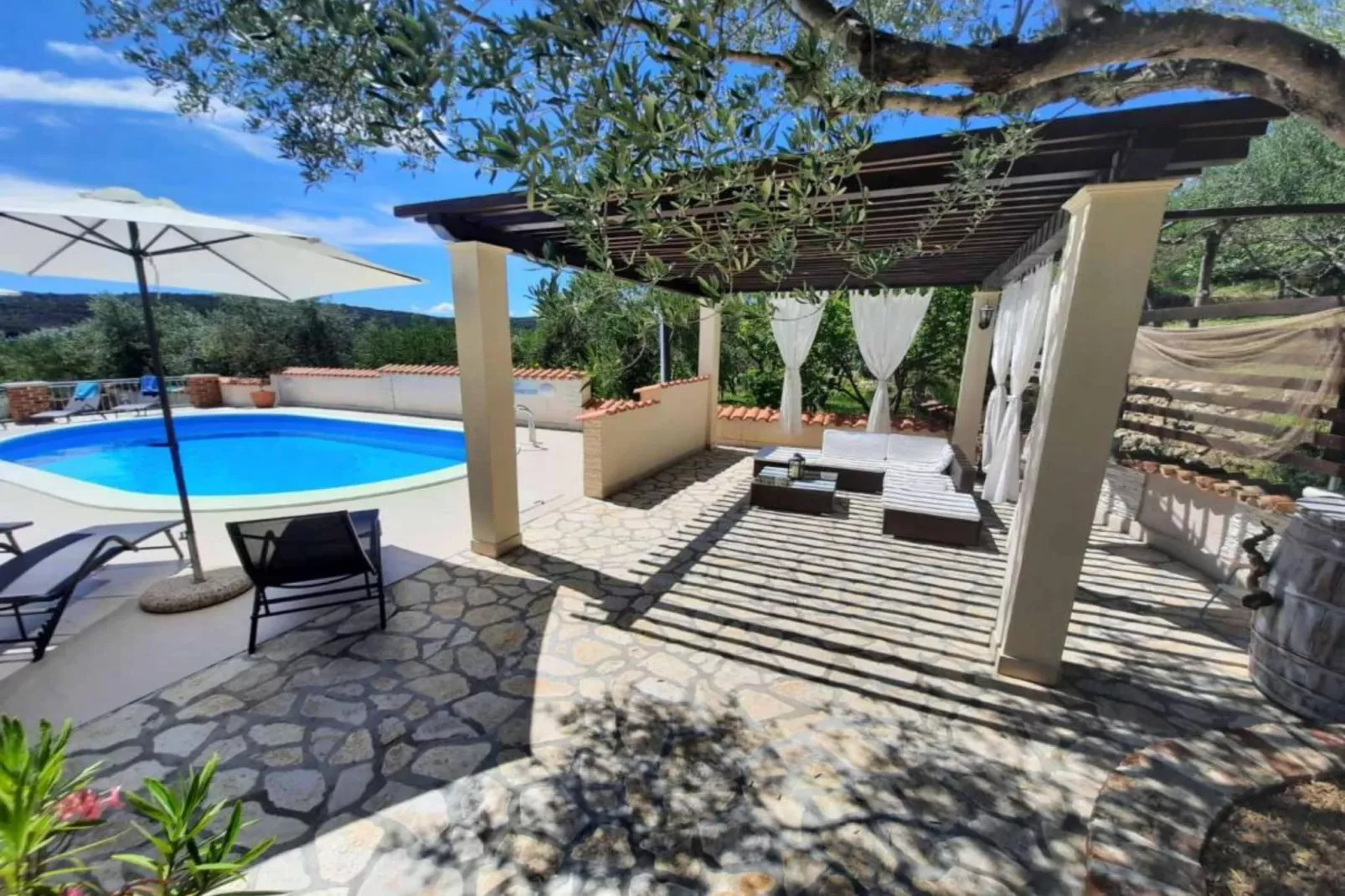 Apartments Matušan Kampor Rab - One Bedroom Apartment With Terrace (A1)-Buitenlucht