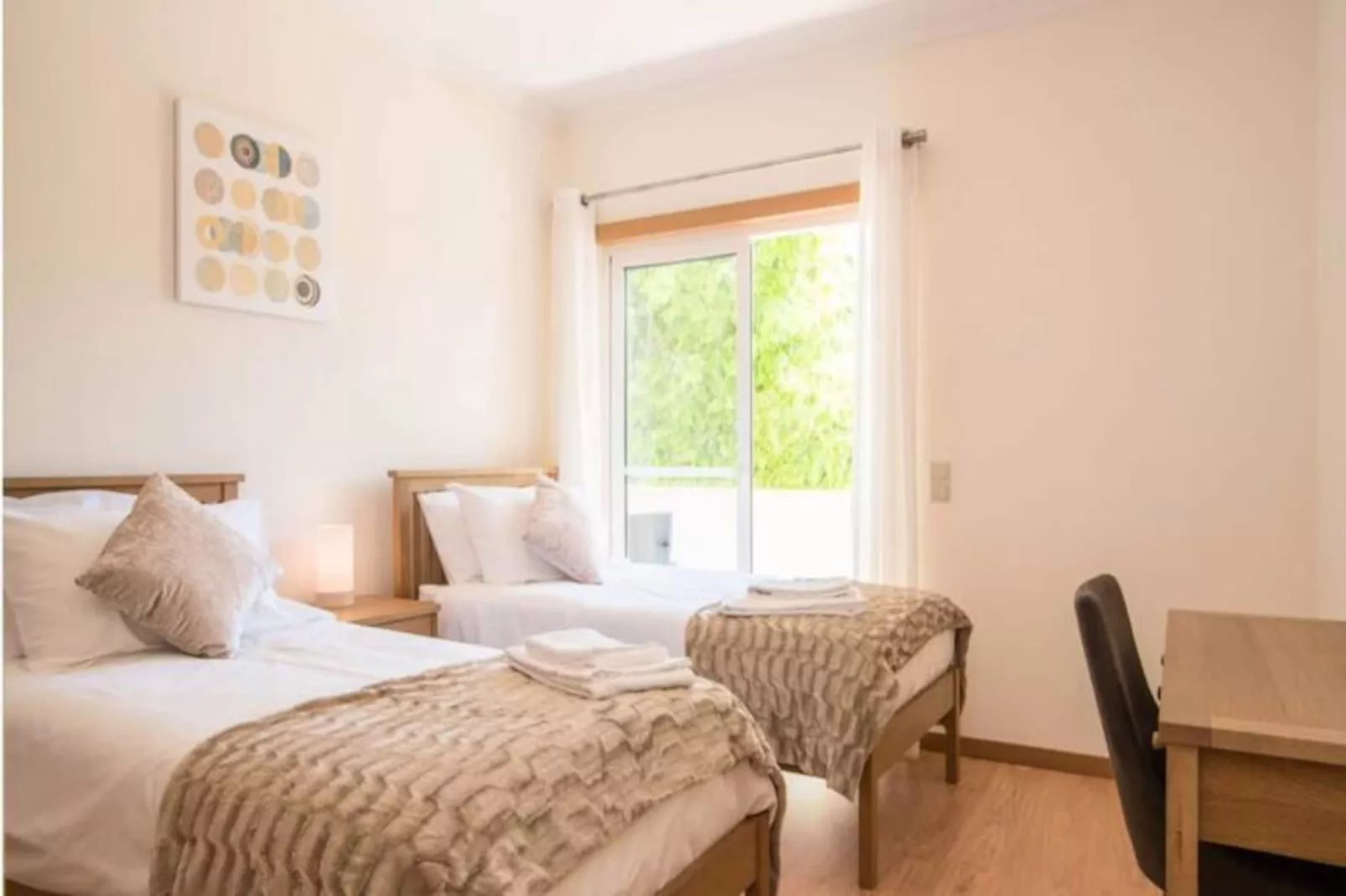 Central Modern 2-bed Apartment Arma&ccedil;&atilde;o De Pera-Niet-getagd