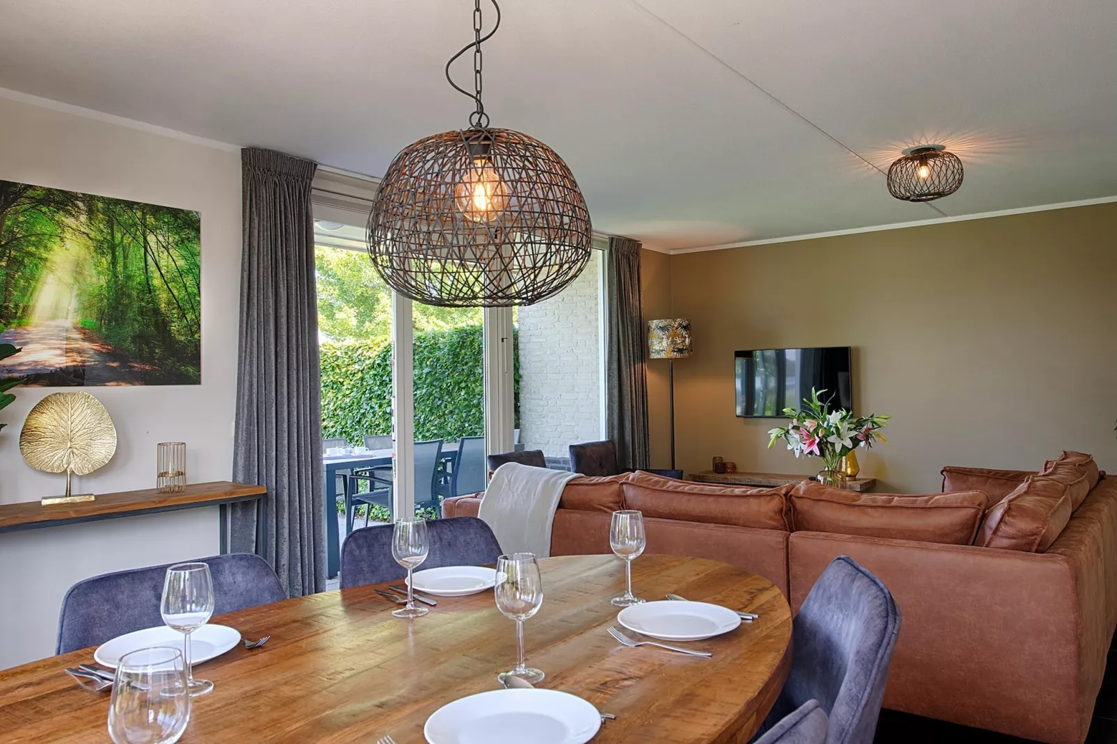 Waterwoning 2-6 persoons-Eetkamer