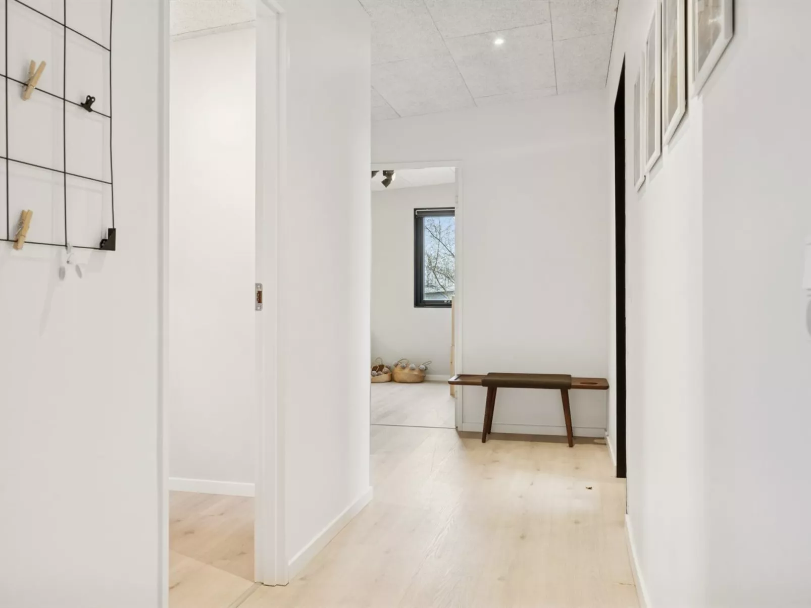 "Emelina" - 300m from the sea-Binnen