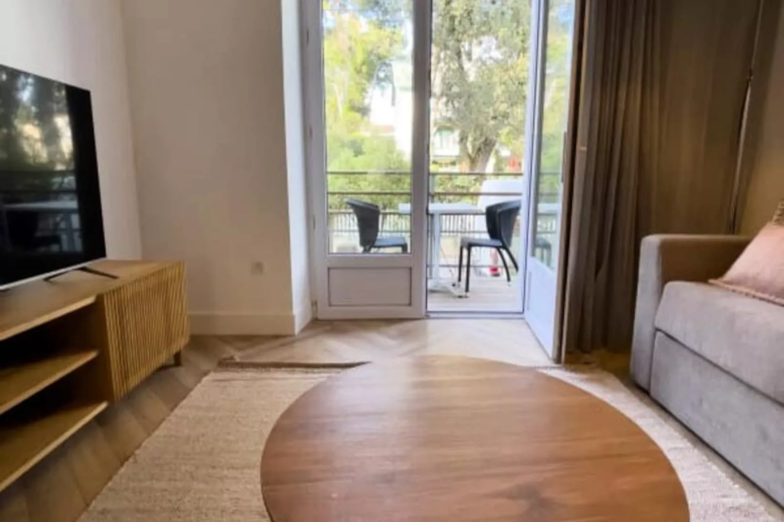 Maison R&eacute;gent & Spa - A L'ombre Des Pins-Niet-getagd