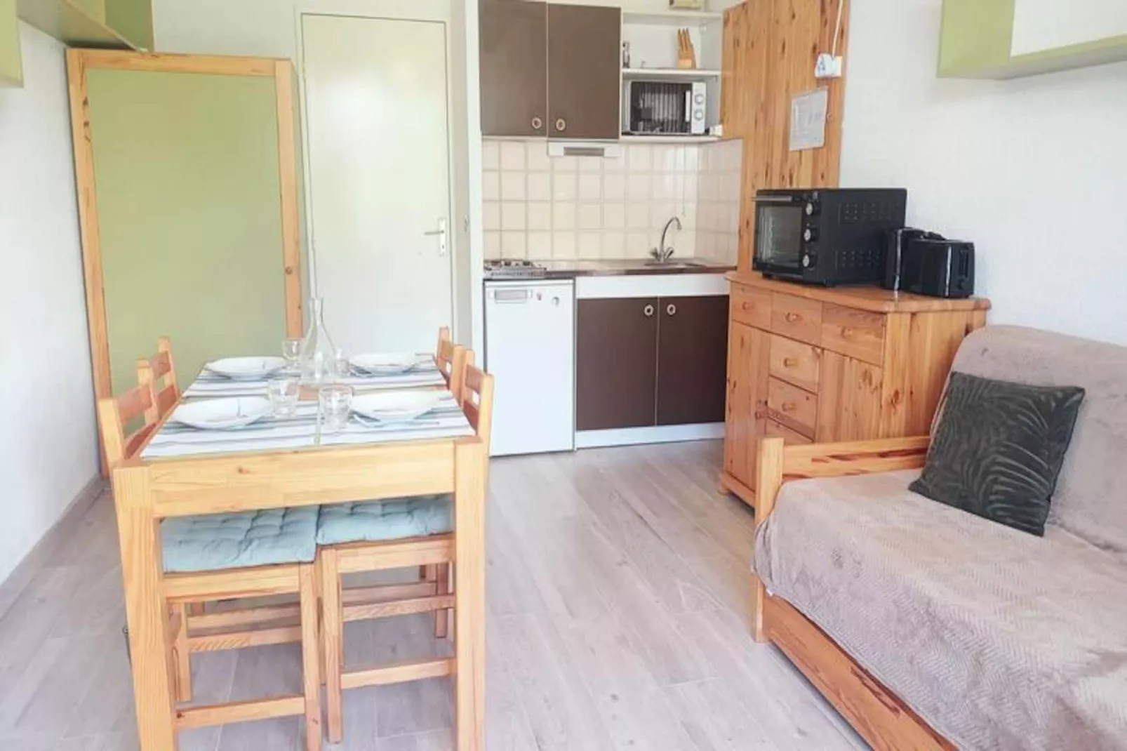 Résidence Comete-Niet-getagd