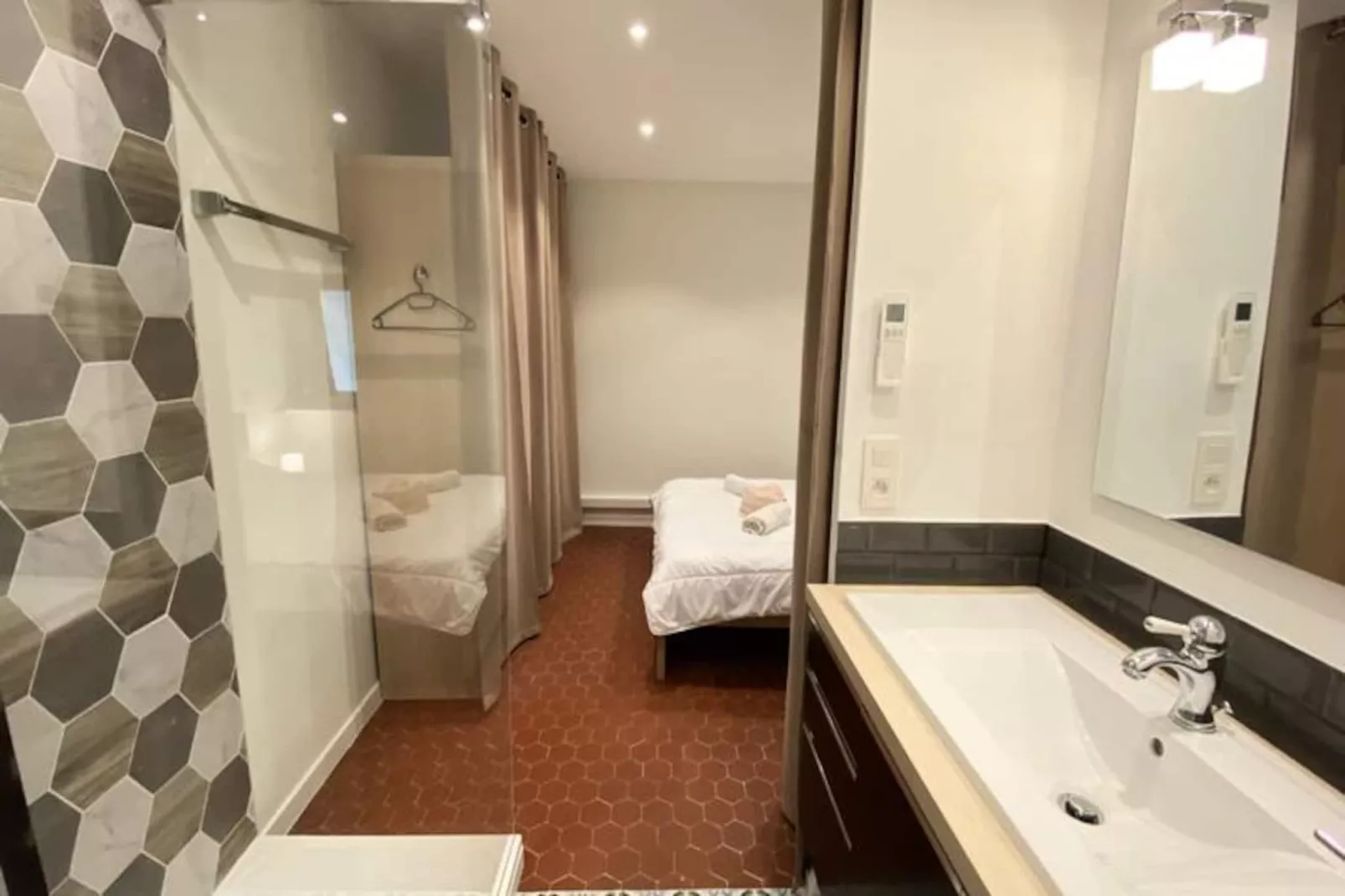 06cf : Bel Appartement Rénové Vieil Antibes-Niet-getagd