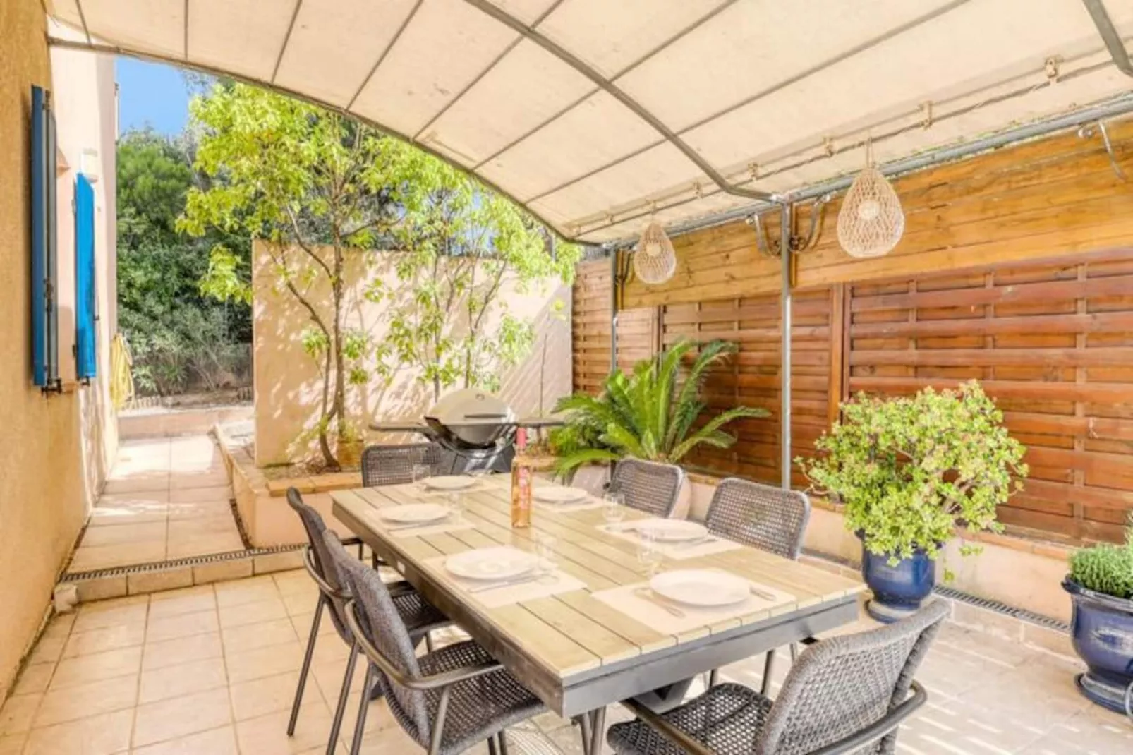 Résidence Vacances En Famille: Maison Avec Piscine & Vue Mer-Niet-getagd