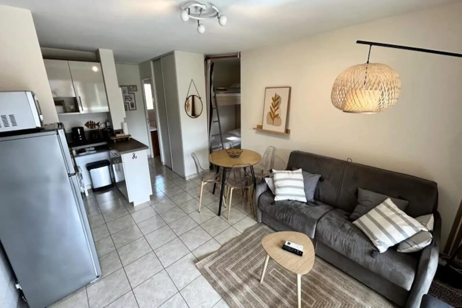 Résidence Appartement T2 Au Lavandou &ndash; Piscine, Parking & Proche Plage-Niet-getagd