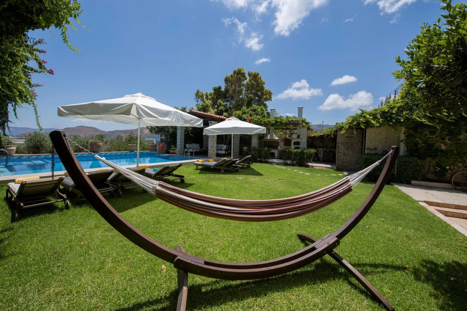 Villa Arhontariki 5prs-Tuinen zomer