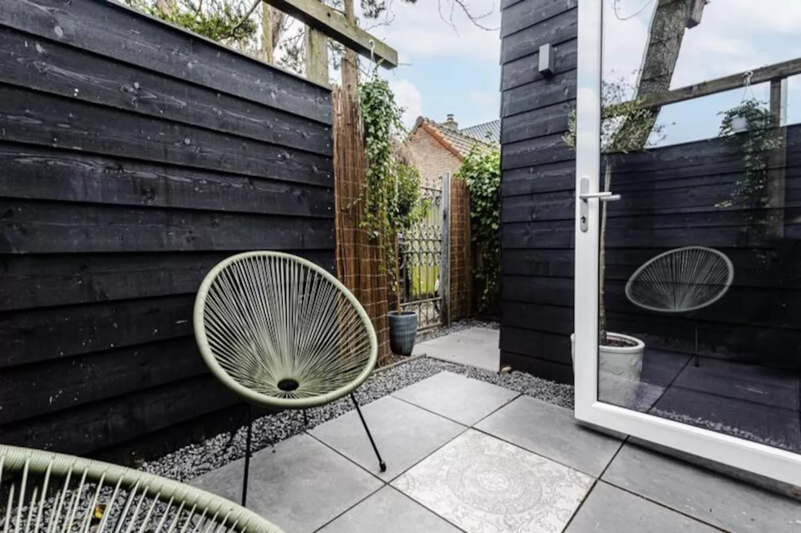 The Garden Suite-Niet-getagd