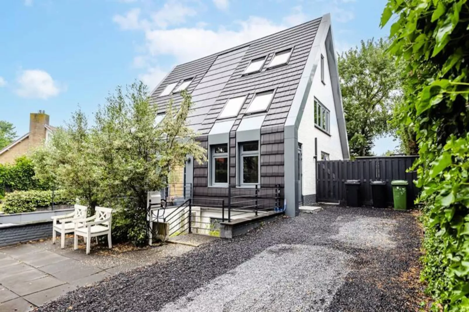 Summer House - Souterrain-Niet-getagd