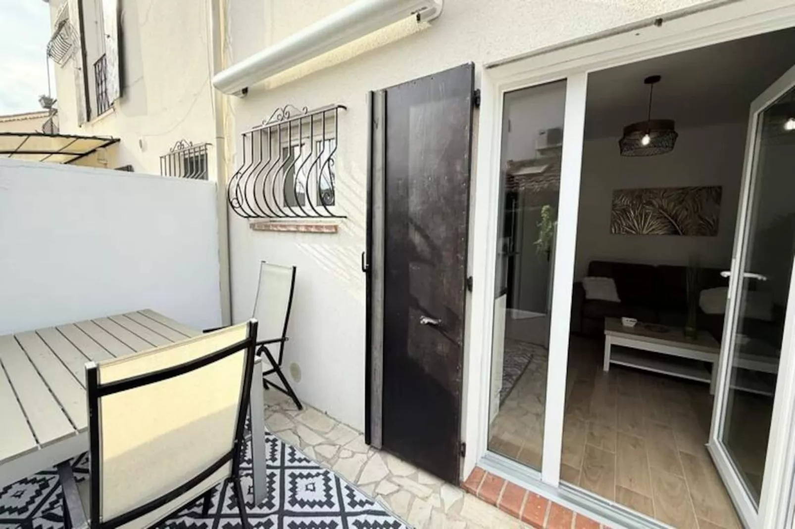 06cp - Beau T2 Super équipé Avec Terrasse-Niet-getagd