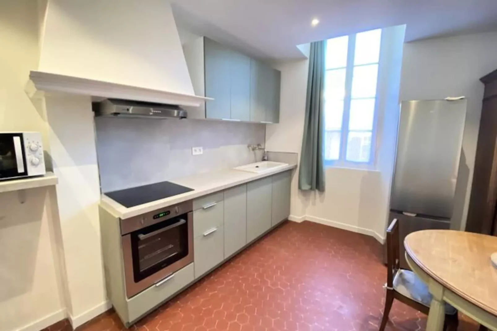 06cf : Bel Appartement Rénové Vieil Antibes-Niet-getagd