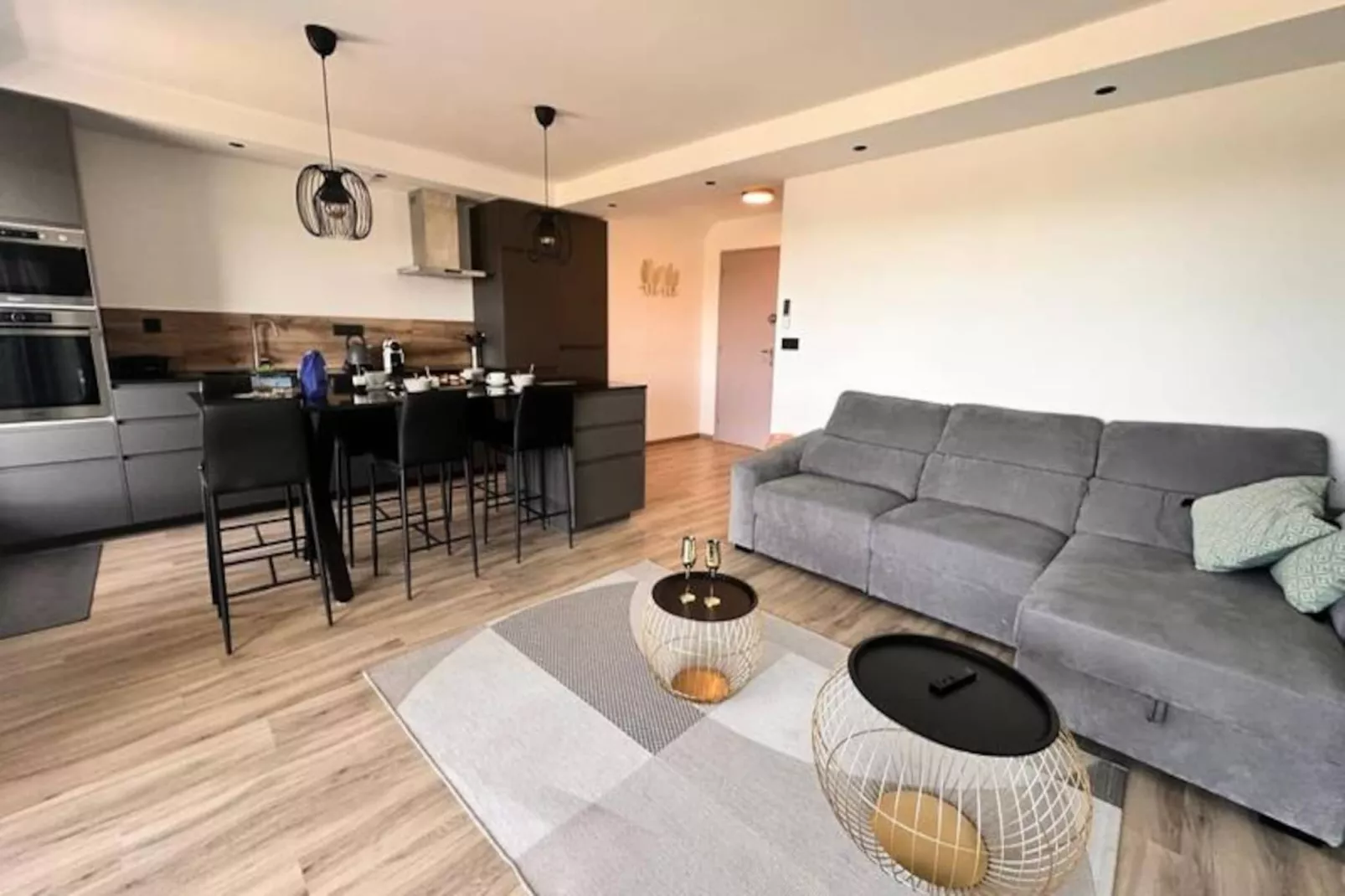 Résidence Le Mistral  Appartement Standing Avec Vue Mer Exceptionnelle En 1&egrave;re Ligne-Niet-getagd