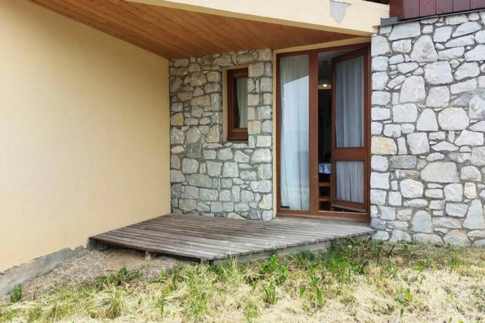 Résidence Aigle-Niet-getagd