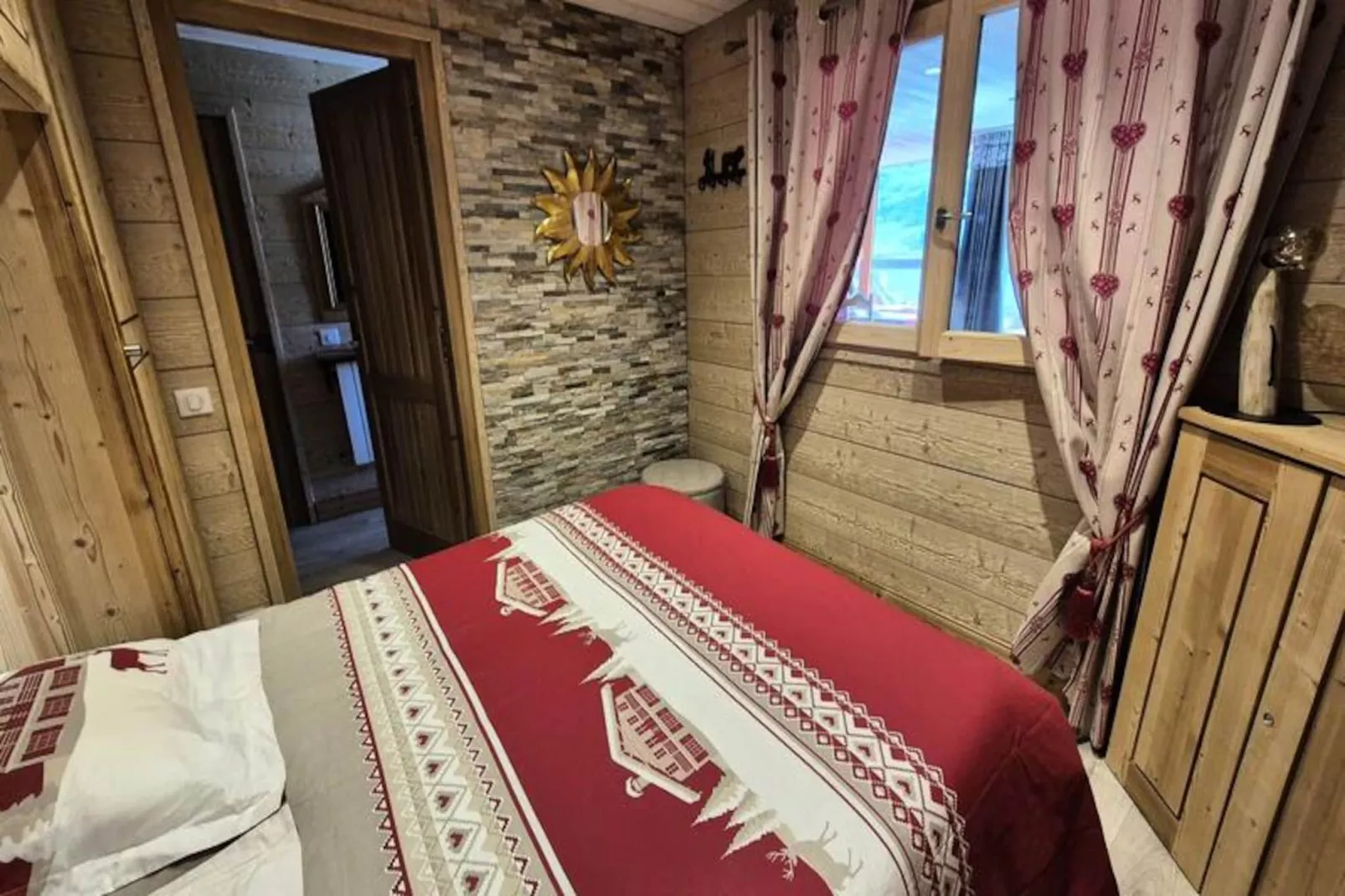 Résidence Combe Folle-Niet-getagd