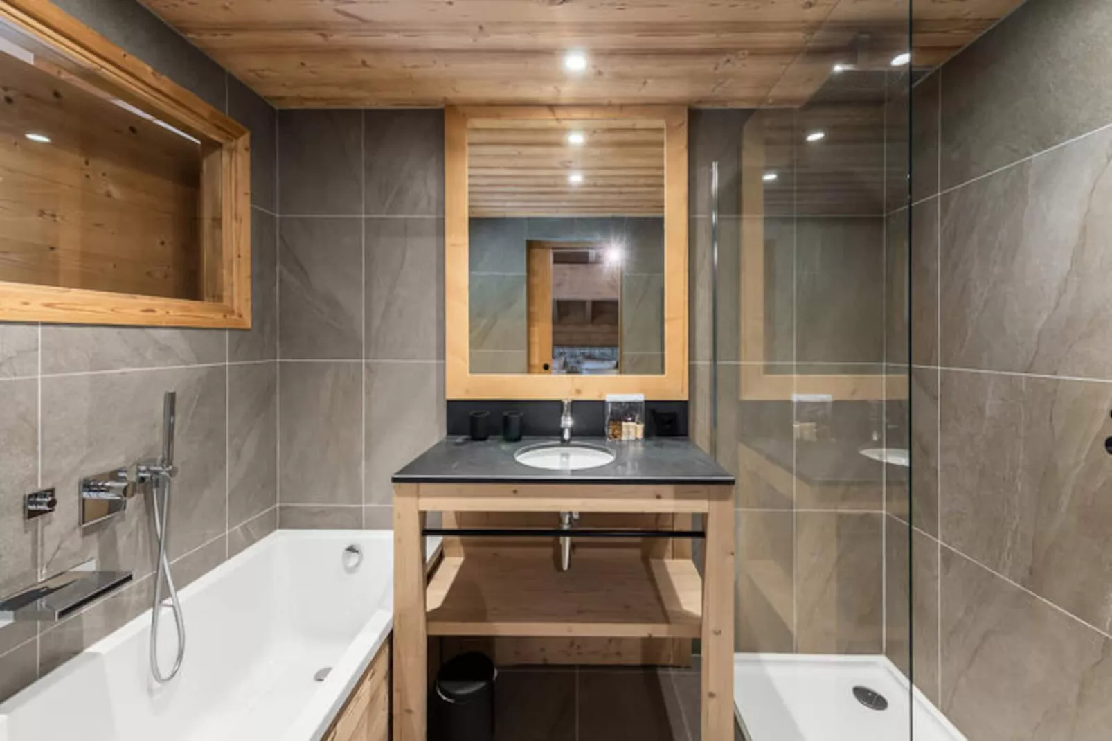 Résidence Les 4 Freres-Niet-getagd