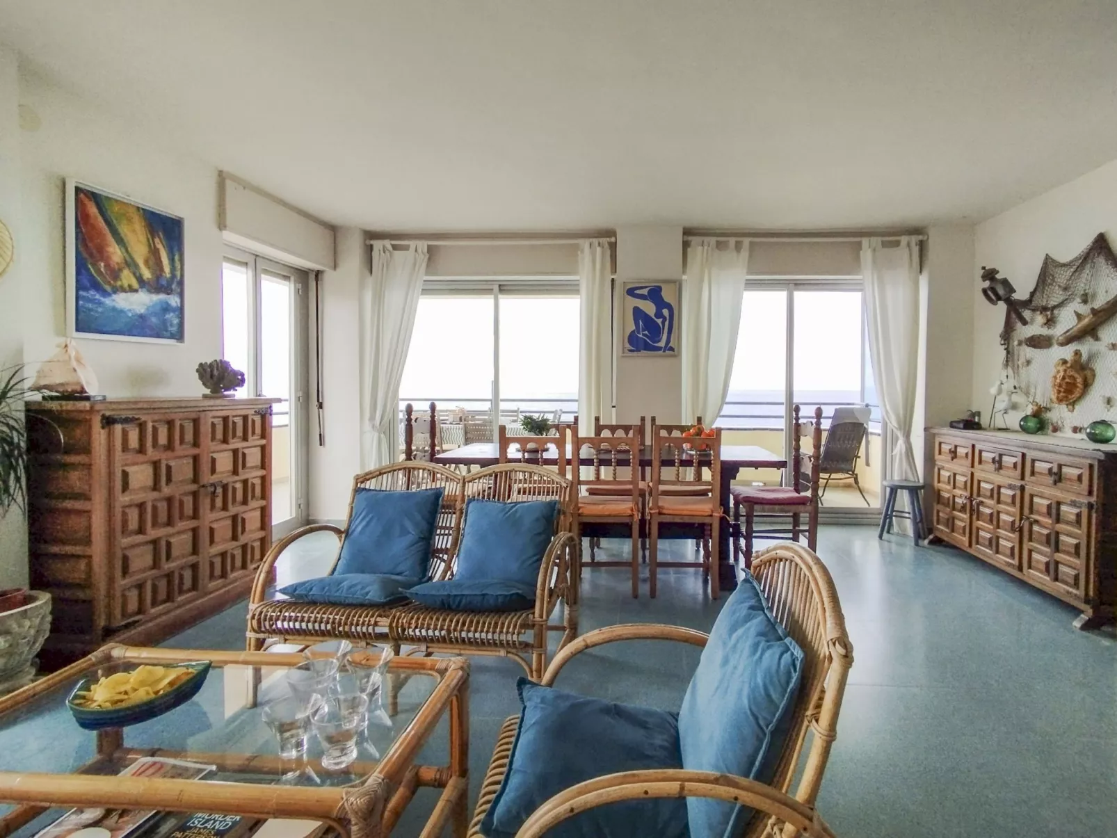 Los Laureles Blancos-Binnen