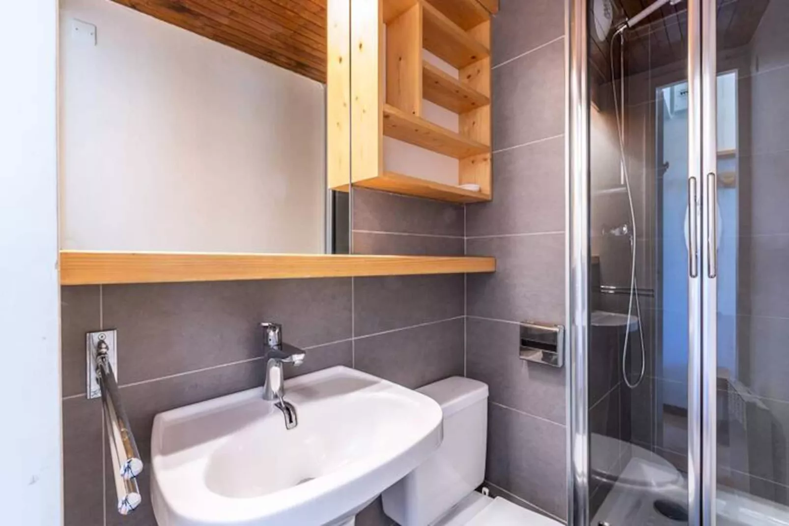 Résidence Grande Rosiere-Niet-getagd