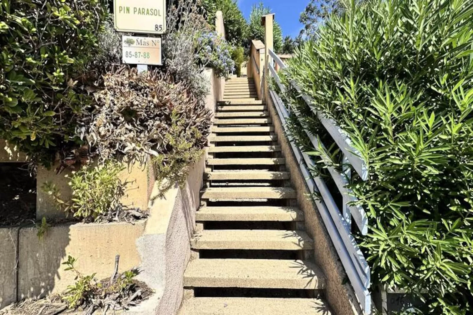 Résidence Mazet Gaspard-la Londe Les Maures-Niet-getagd