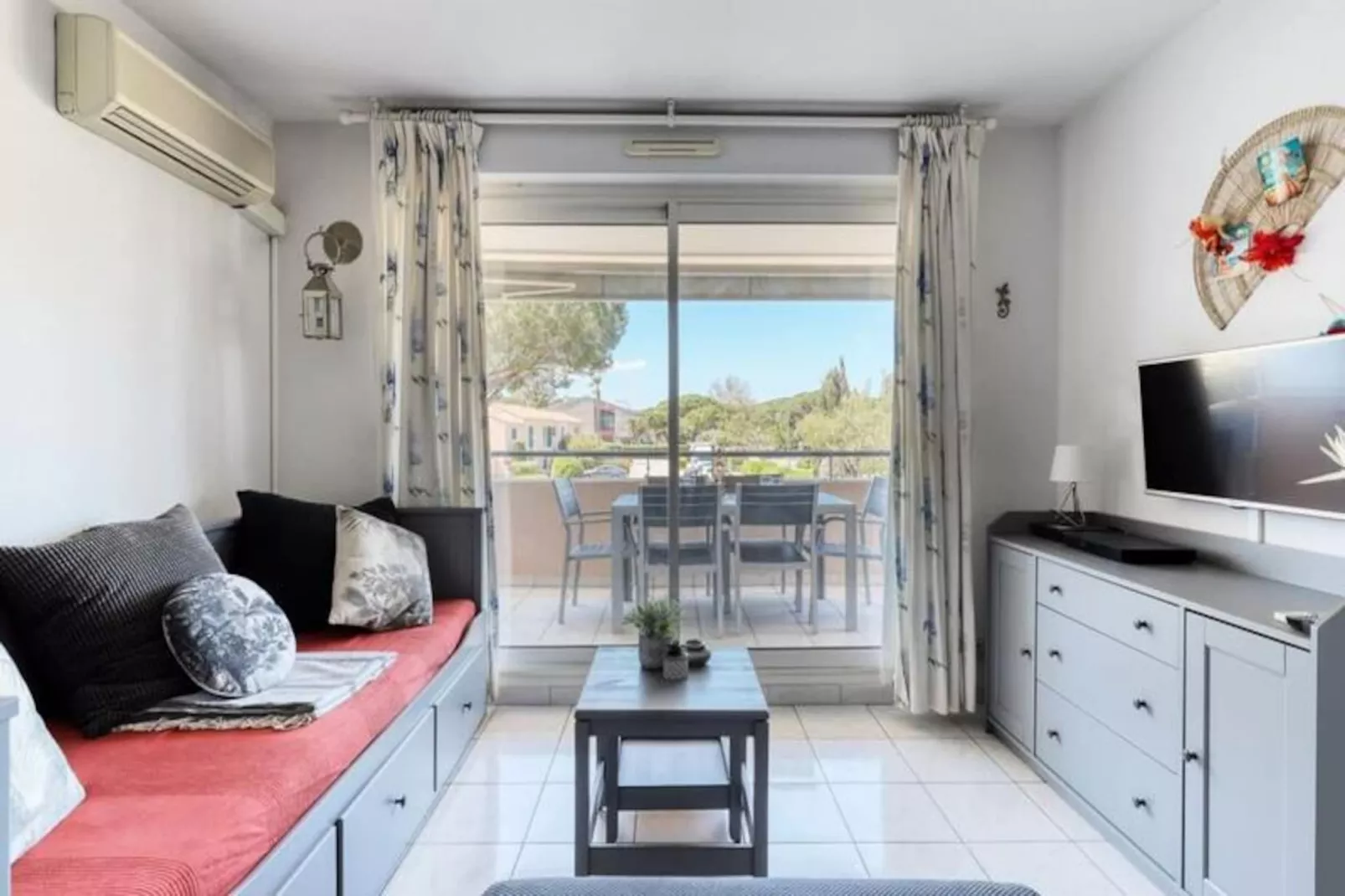 Résidence T2 Au Lavandou - R&eacute;sidence Avec Piscine-Niet-getagd