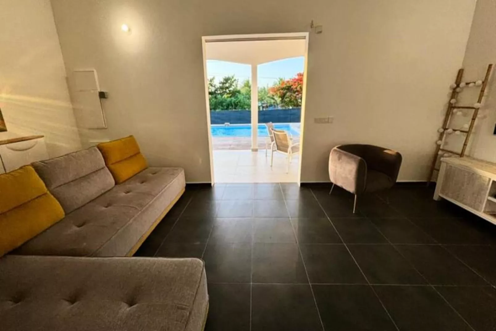 Villa Mai Tai-Niet-getagd