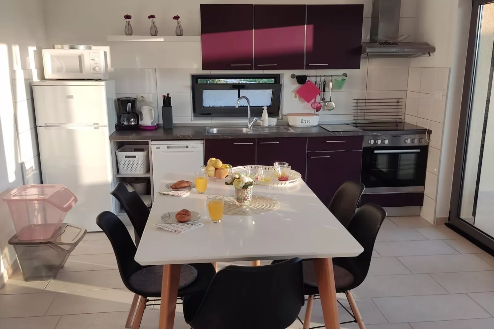 Apartment Cvita & Roza - Two Bedroom Apartment with Balcony and Sea View (Roza) (A1)-Keuken