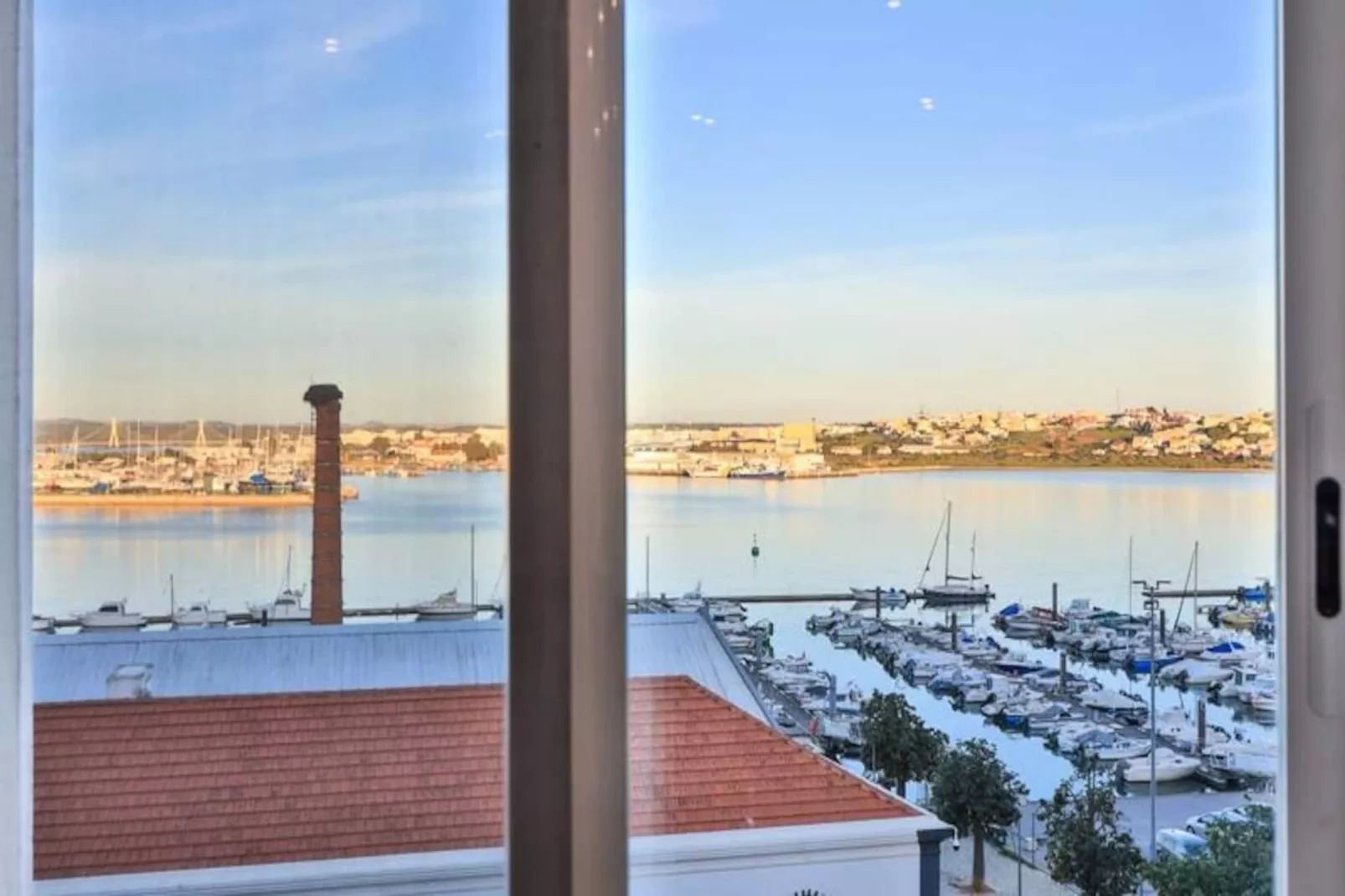 Torri Riverview Apartment-Niet-getagd