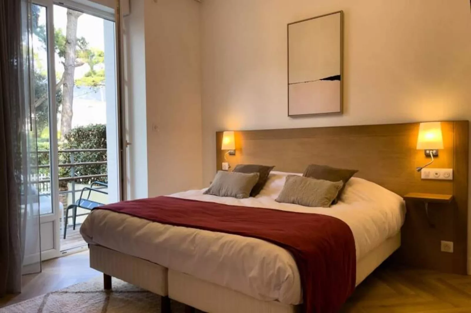 Maison R&eacute;gent & Spa - A L'ombre Des Pins-Niet-getagd