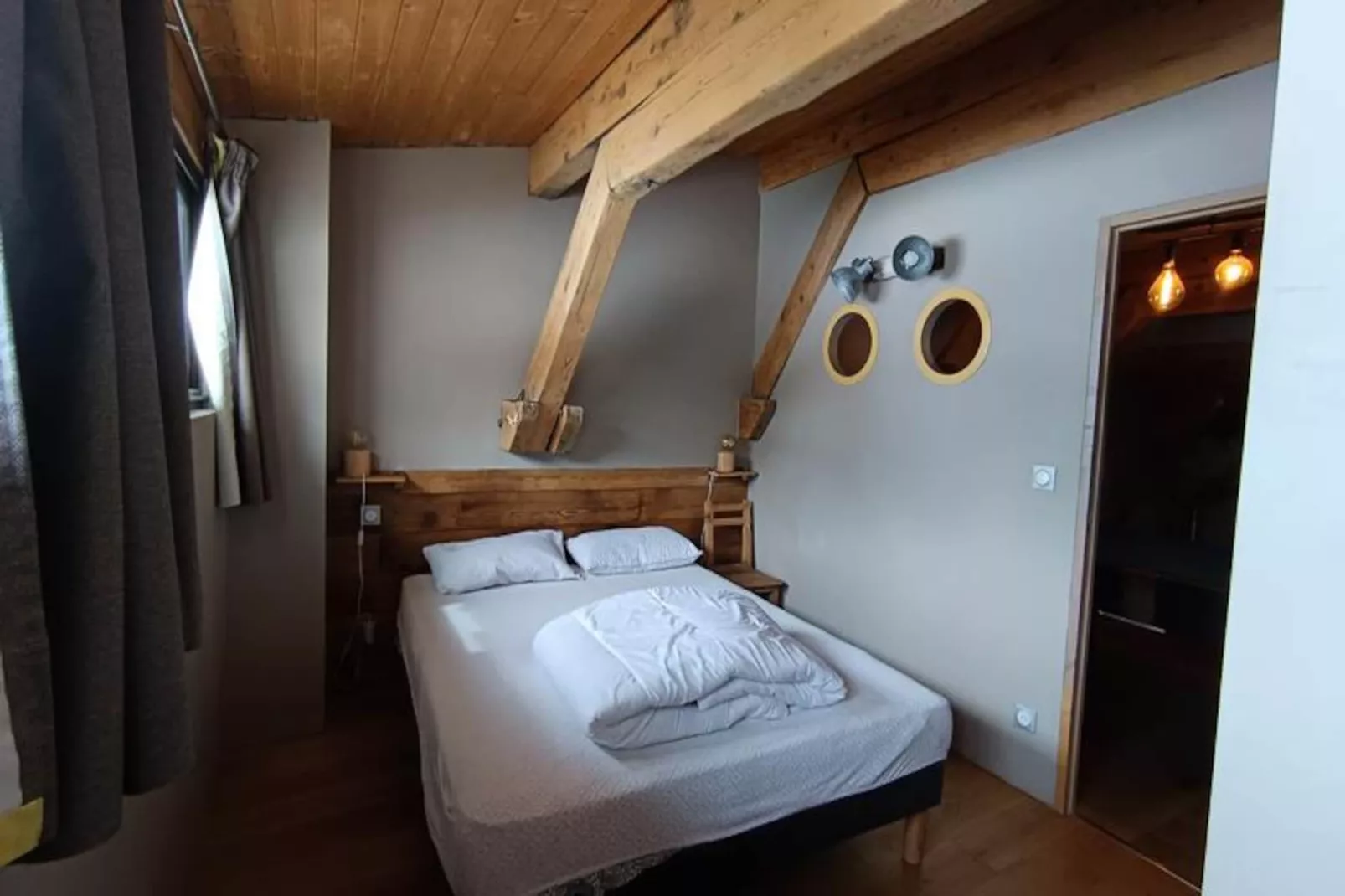 Résidence Maison Bleue Charrette-Niet-getagd