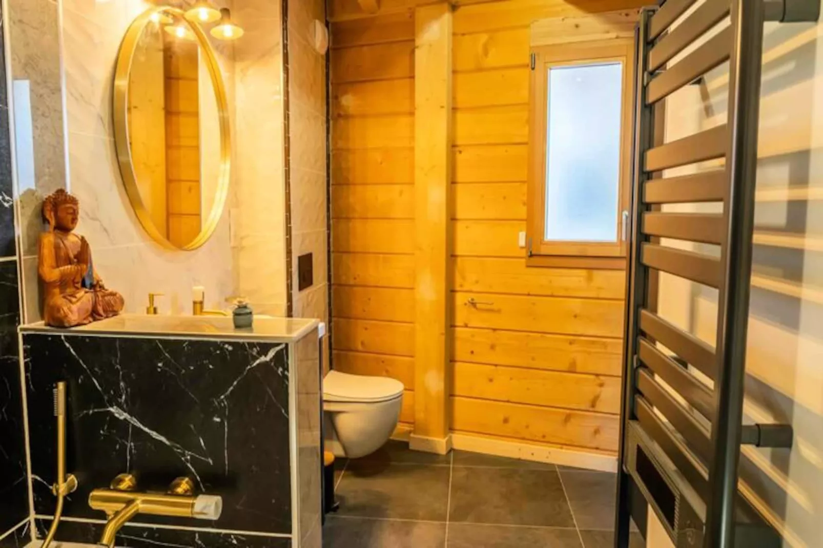 Résidence Pramouton-Niet-getagd