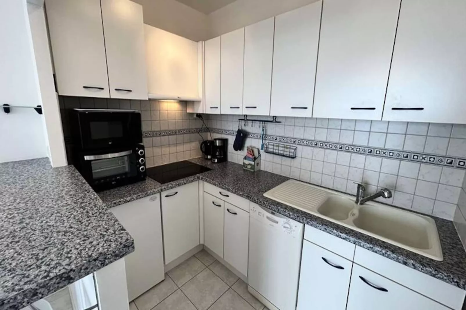 Résidence Coteaux De Tu Es Roc-Niet-getagd