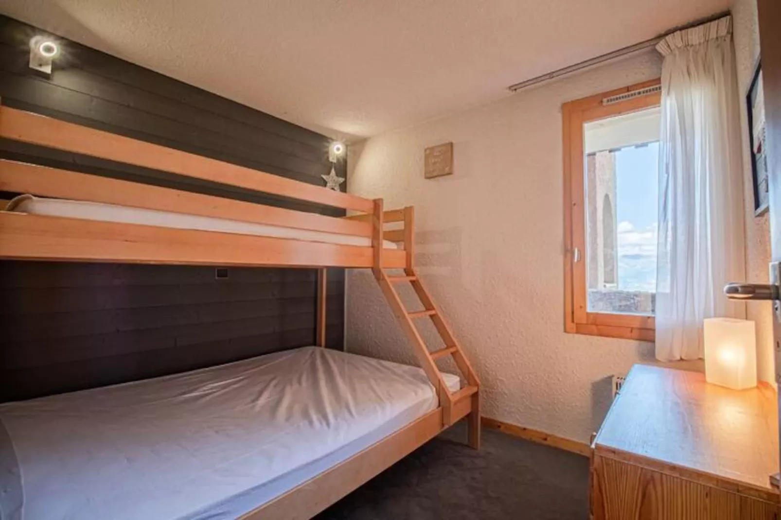 Résidence Pierrafort G-Niet-getagd