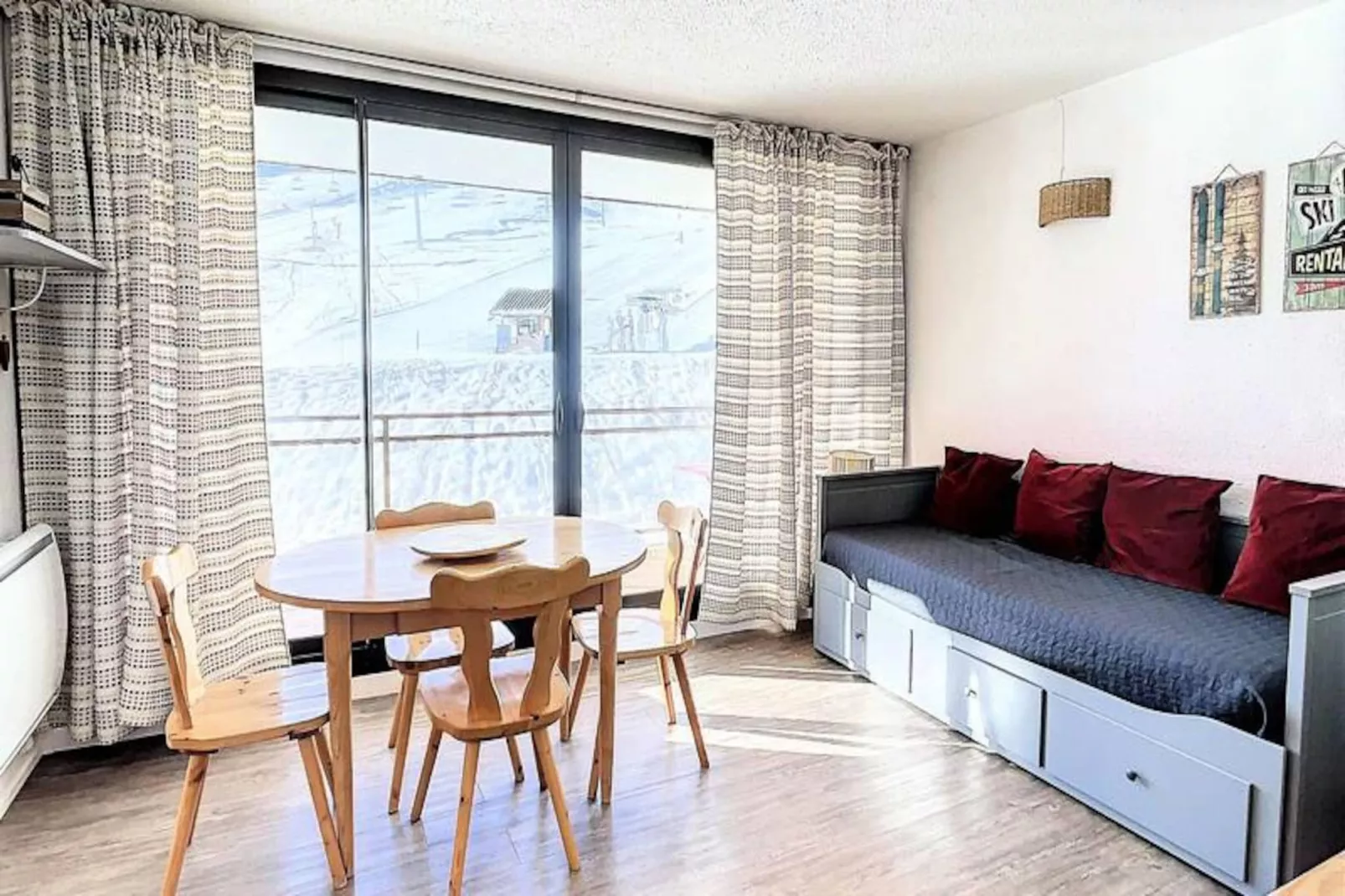 Résidence Baikonour-Niet-getagd