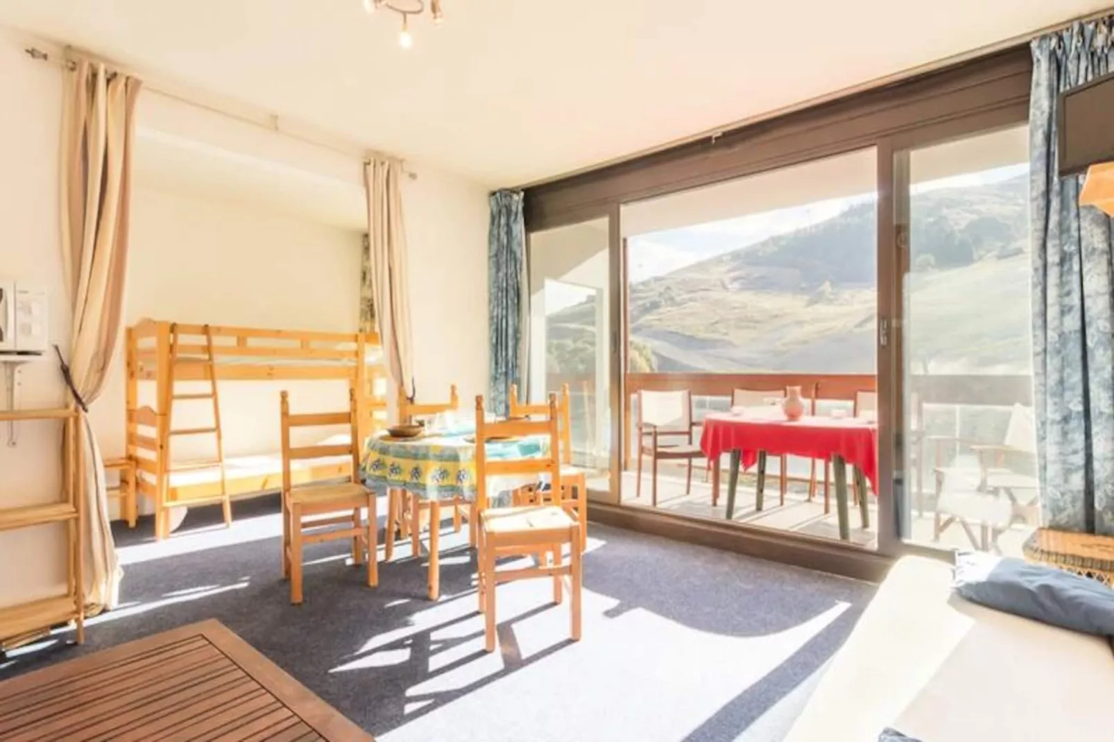 Résidence Baikonour-Niet-getagd