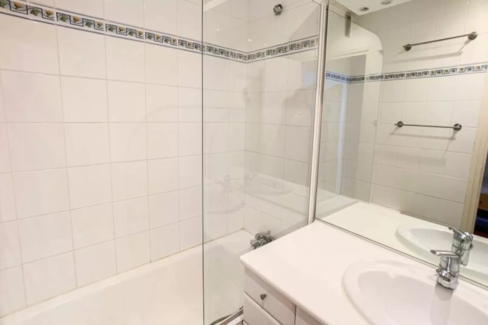 Résidence Bec Rouge-Niet-getagd