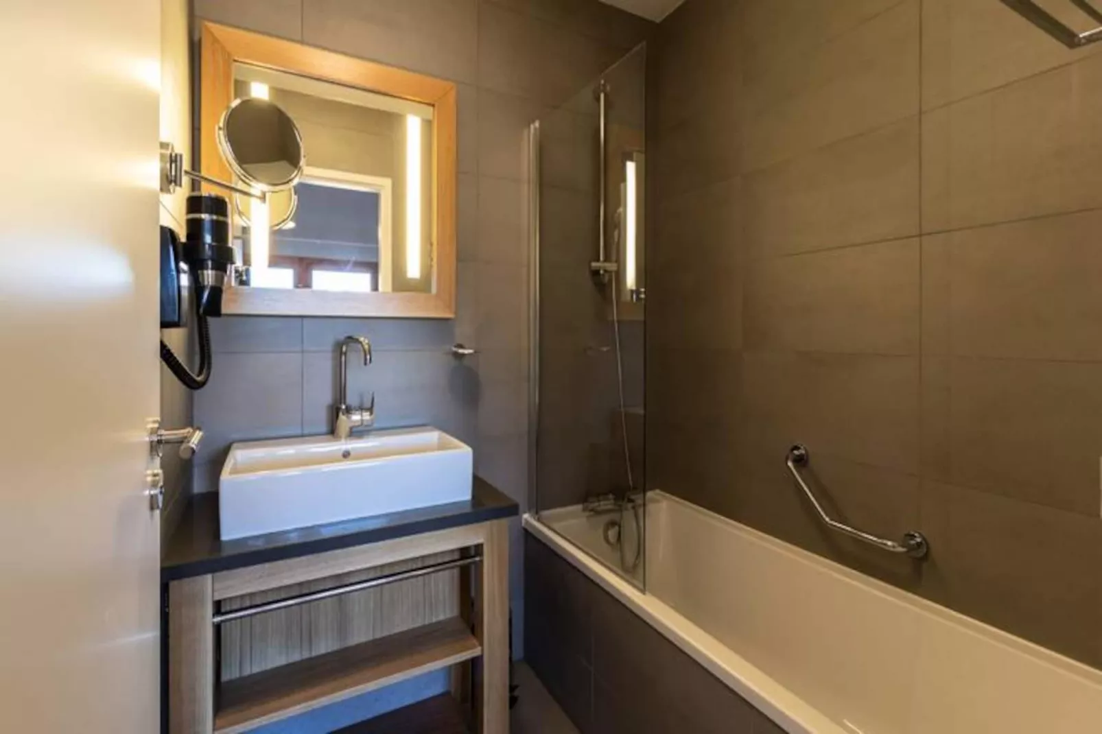 Résidence Les Monarques-Niet-getagd