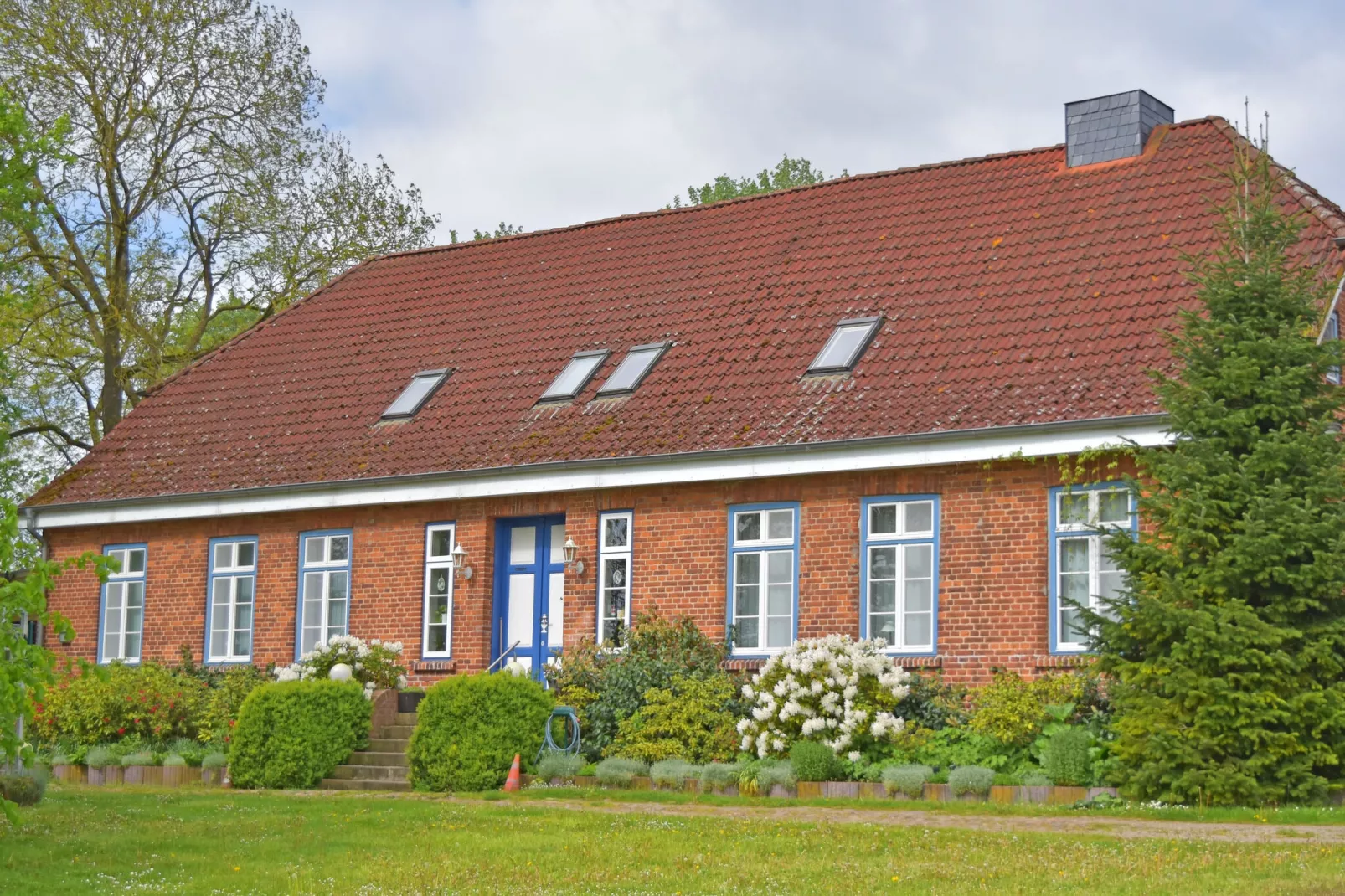 Gutshaus Schulenbrook Esche 30 m² 2 P-Buitenkant zomer