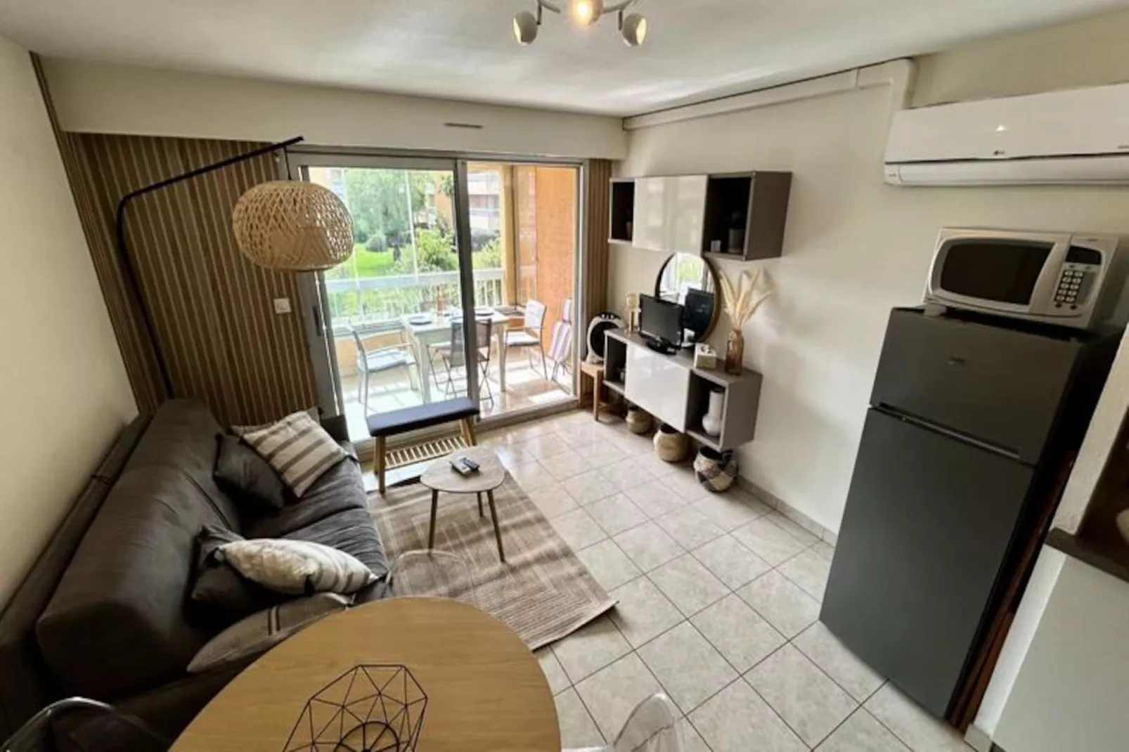 Résidence Appartement T2 Au Lavandou &ndash; Piscine, Parking & Proche Plage-Niet-getagd