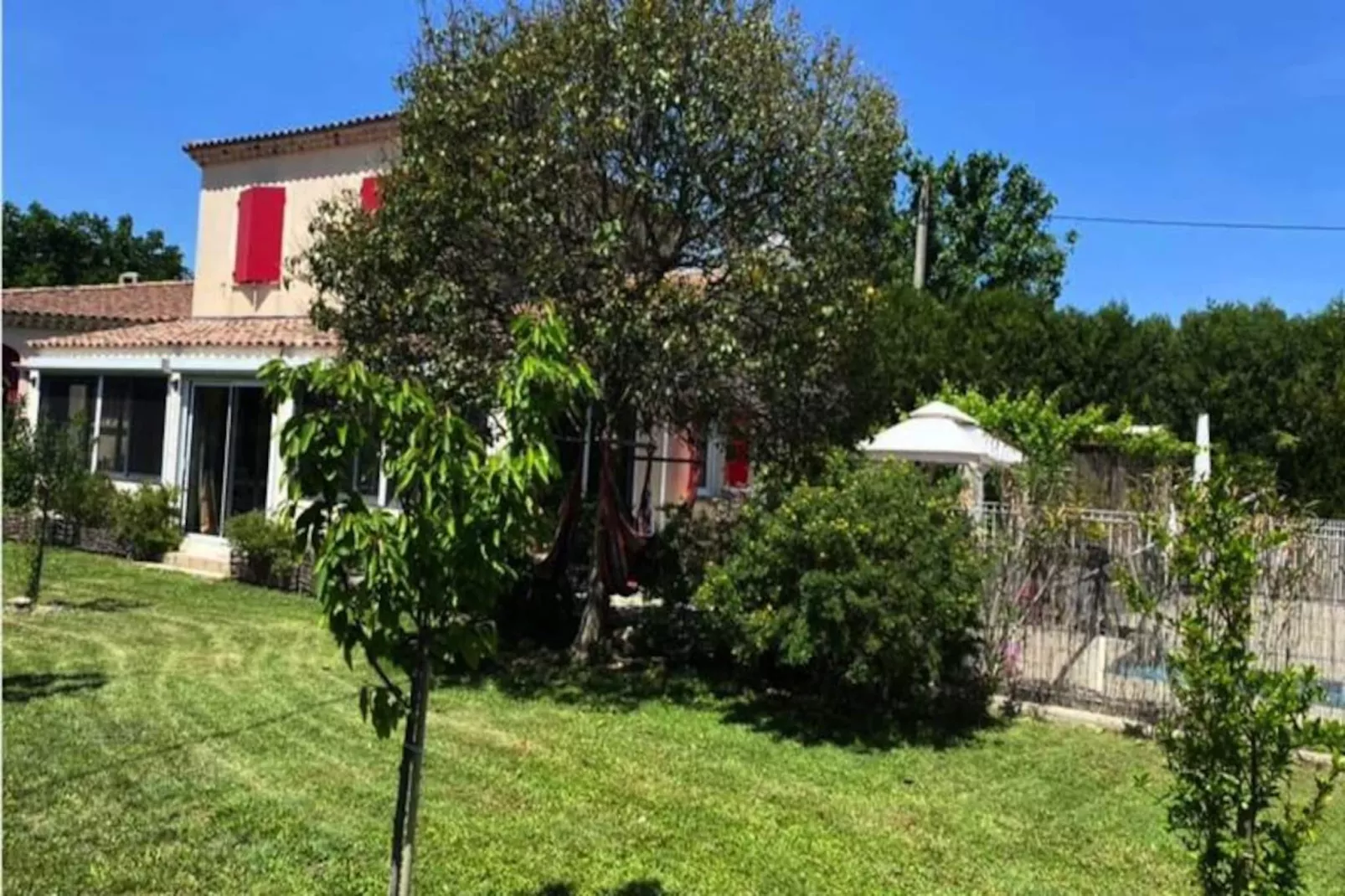 Universo - Piscine Priv&eacute;e Et Grand Jardin-Niet-getagd