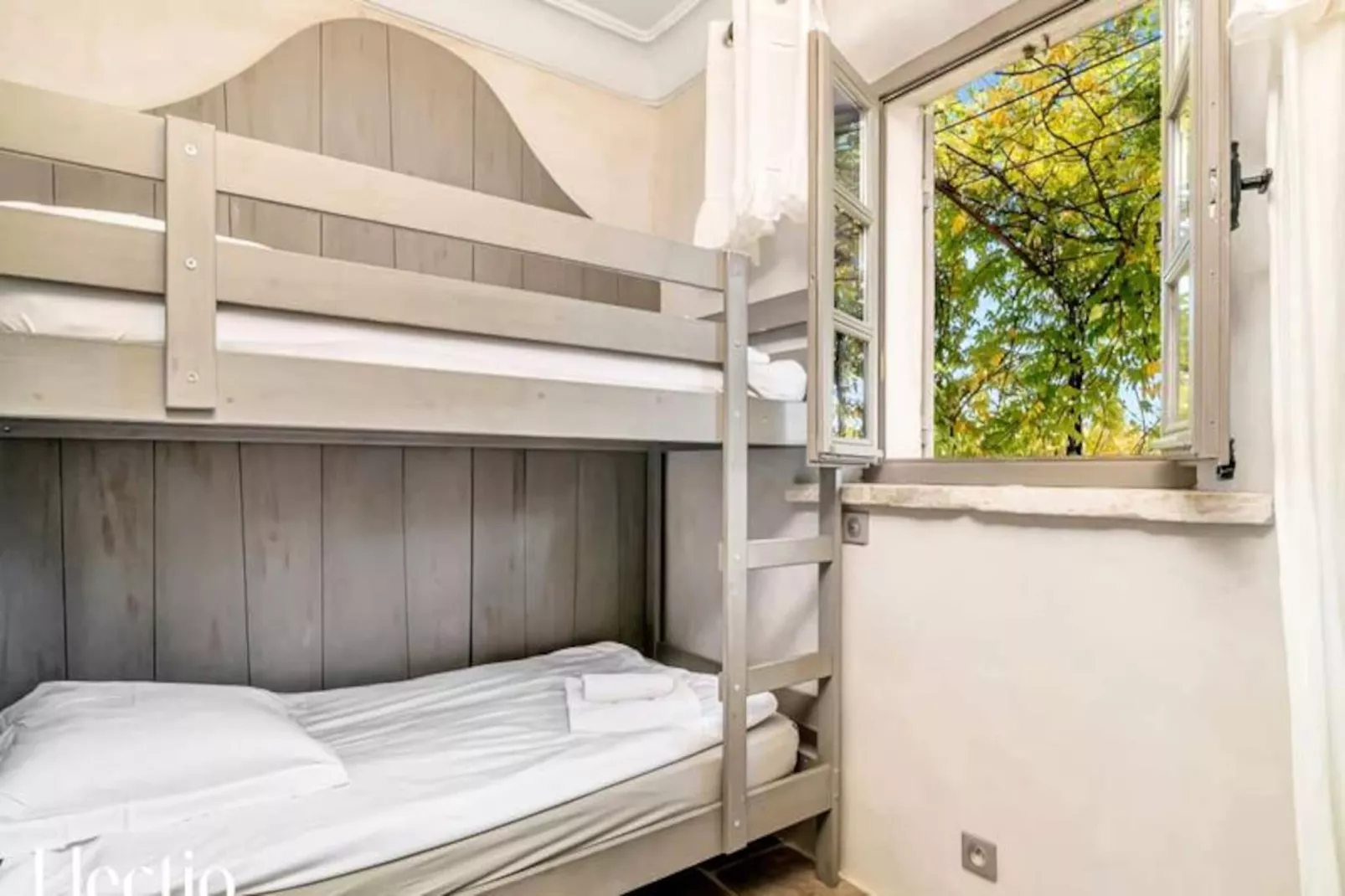 Loggia 2 Glycine | R&eacute;sidence Les Petitons-Niet-getagd