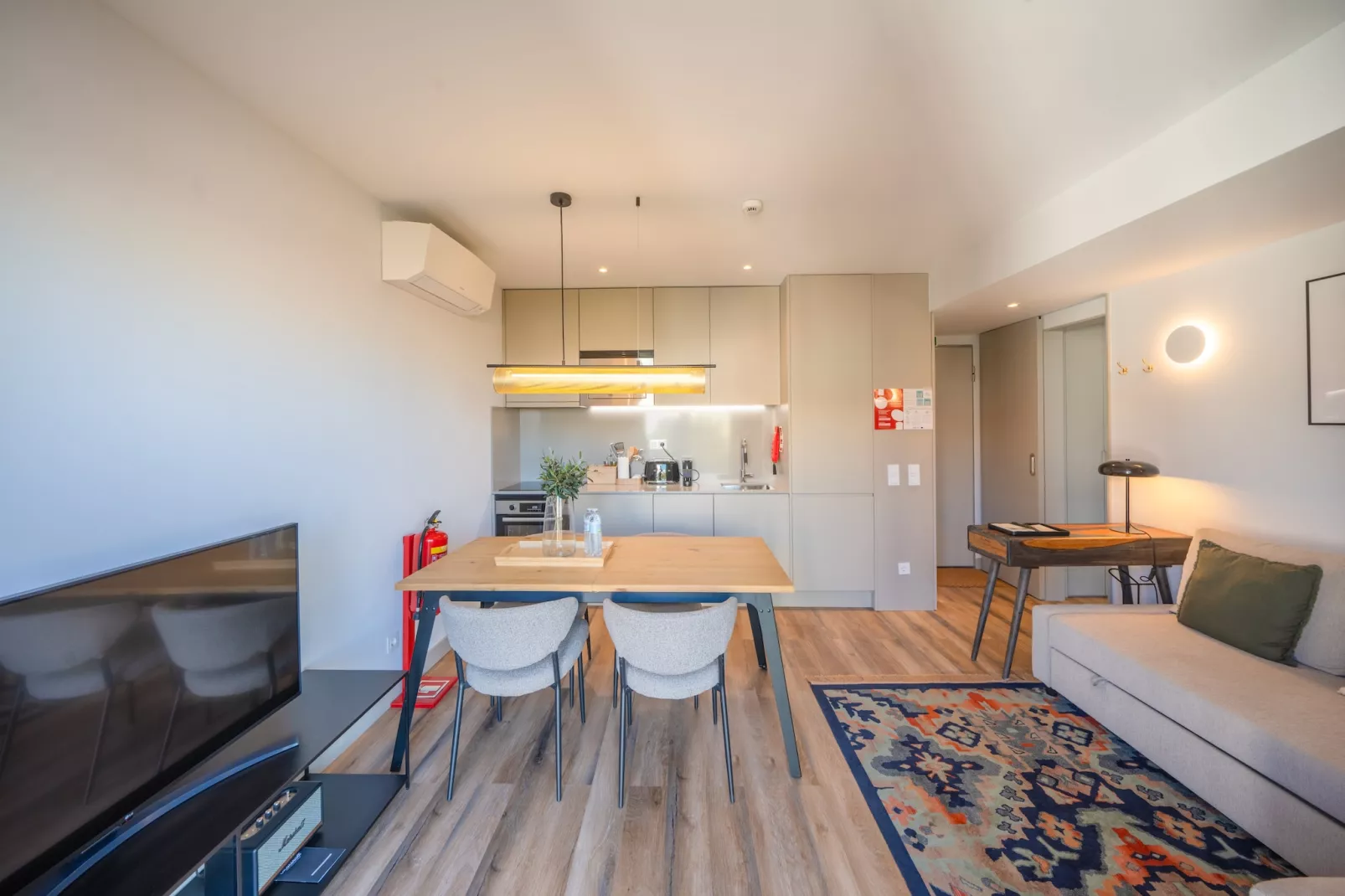 Feel Porto Firmeza Coworking & Flat 2.1-Woonkamer