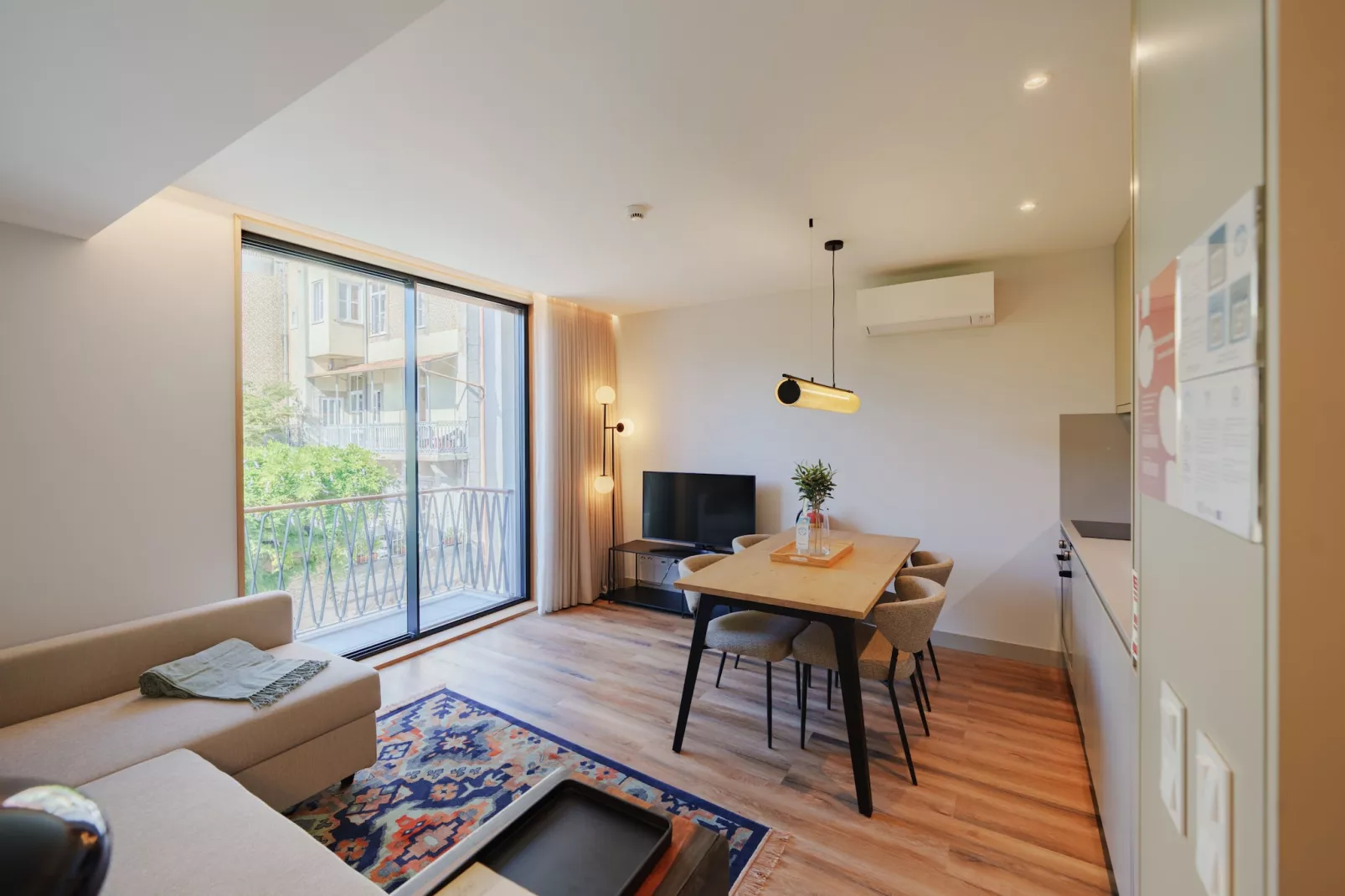 Feel Porto Firmeza Coworking & Flat 4.2-Woonkamer