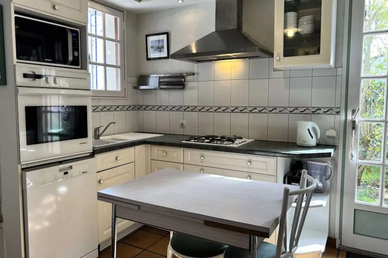 Résidence Les Hôpitaux-Niet-getagd