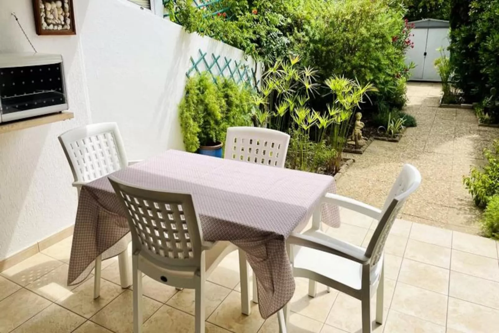 Résidence Les Pinedes - Un Jardin Fleuri &agrave; C&ocirc;t&eacute; De La Plage-Niet-getagd