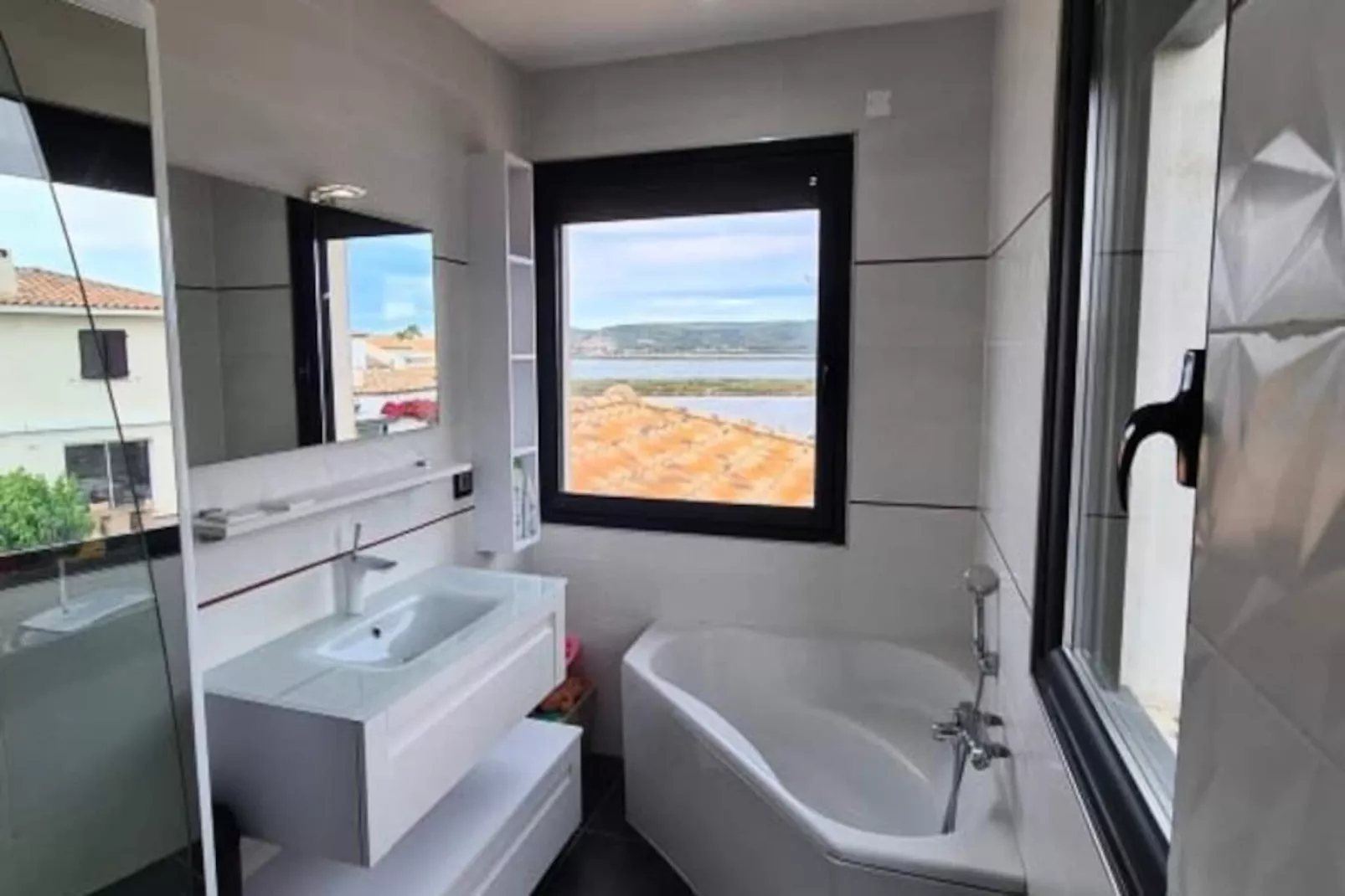 Le Luxe Entre Mer Et &eacute;tang Soir&eacute;es Interdites-Niet-getagd