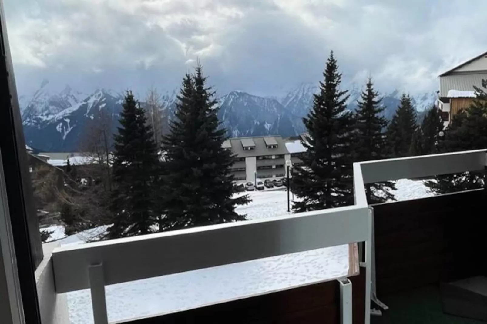 Résidence Roche Mantel-Niet-getagd