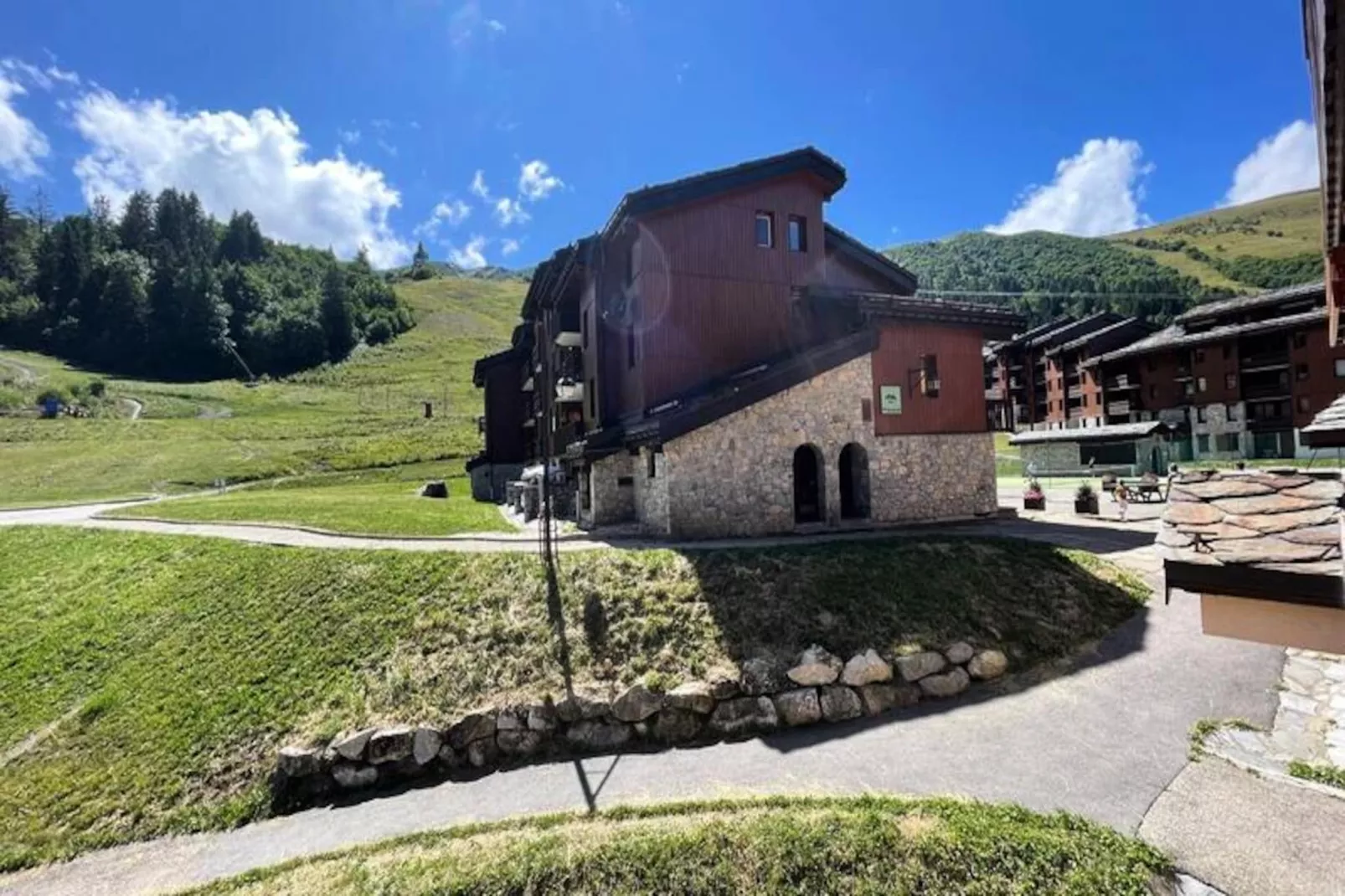 Résidence Roche Combe G-Niet-getagd